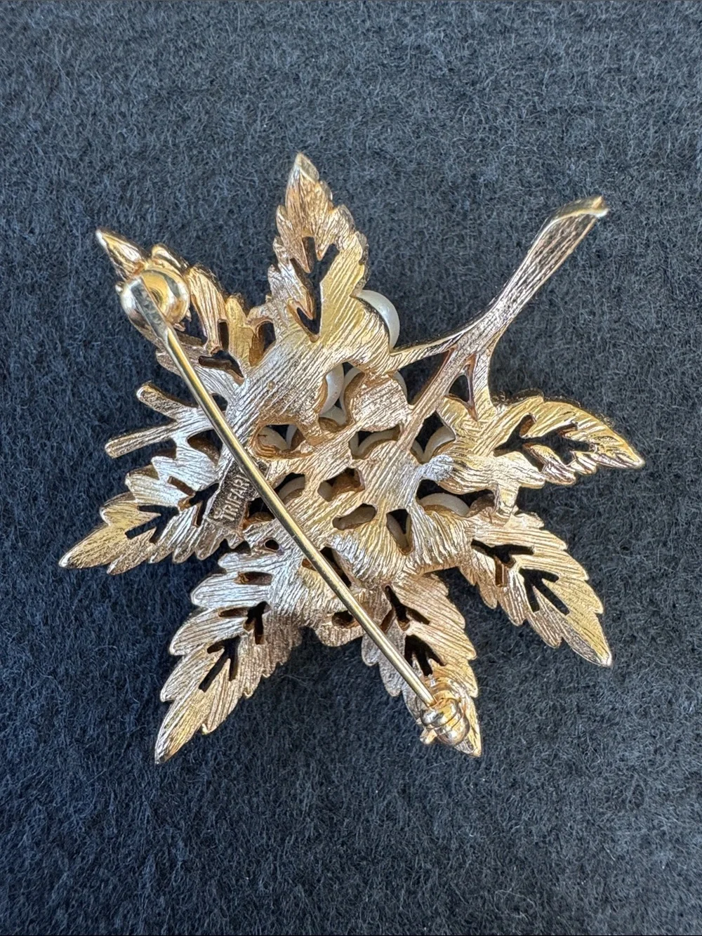 EUC Vintage Crown Trifari Gold-Tone Leaf Brooch with Faux Pearls